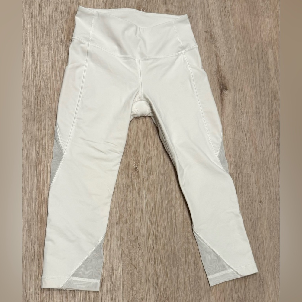 Lululemon white crop leggings size 4, NWOT